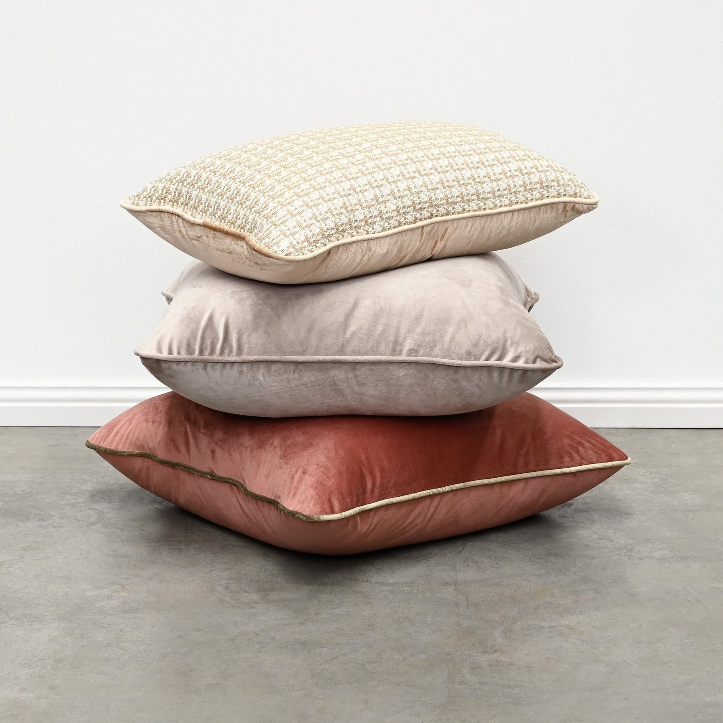 TAUPE FINE VELVET