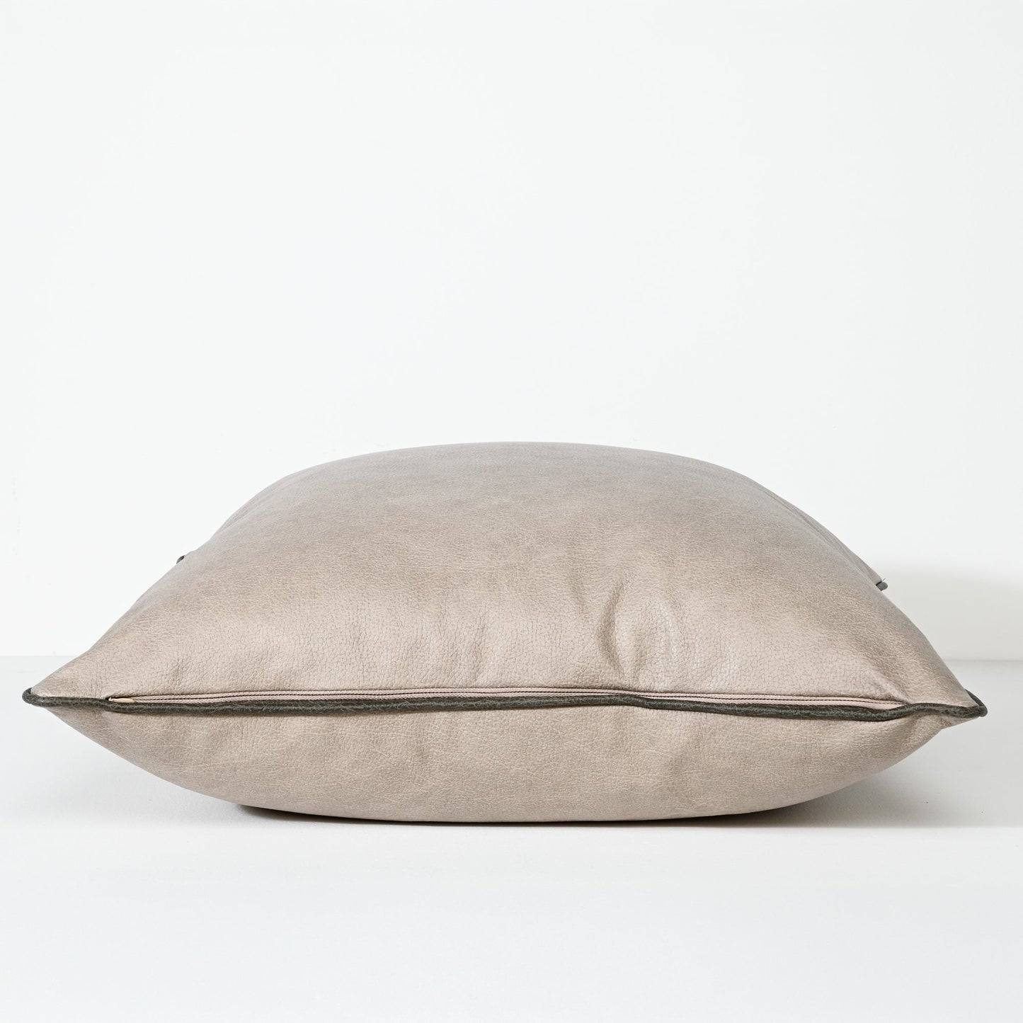 SMOOTH GRAIN TAUPE